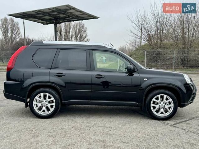 Черный Ниссан ИксТрейл, объемом двигателя 2 л и пробегом 11 тыс. км за 18500 $, фото 12 на Automoto.ua