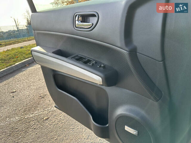 Чорний Ніссан ІксТрейл, об'ємом двигуна 2 л та пробігом 125 тис. км за 12999 $, фото 32 на Automoto.ua