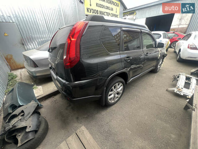 Черный Ниссан ИксТрейл, объемом двигателя 2 л и пробегом 170 тыс. км за 3900 $, фото 6 на Automoto.ua