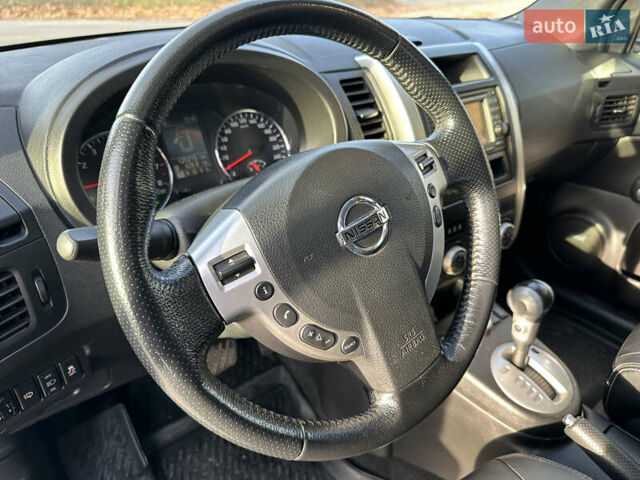 Чорний Ніссан ІксТрейл, об'ємом двигуна 2 л та пробігом 125 тис. км за 12999 $, фото 28 на Automoto.ua