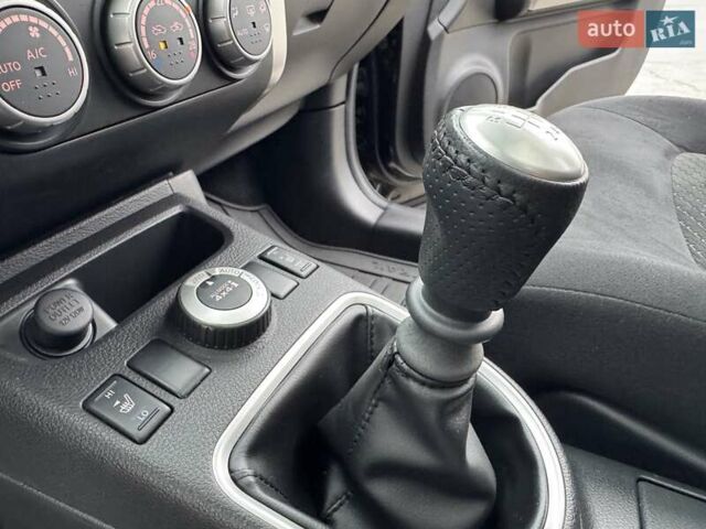 Черный Ниссан ИксТрейл, объемом двигателя 2 л и пробегом 11 тыс. км за 18500 $, фото 48 на Automoto.ua