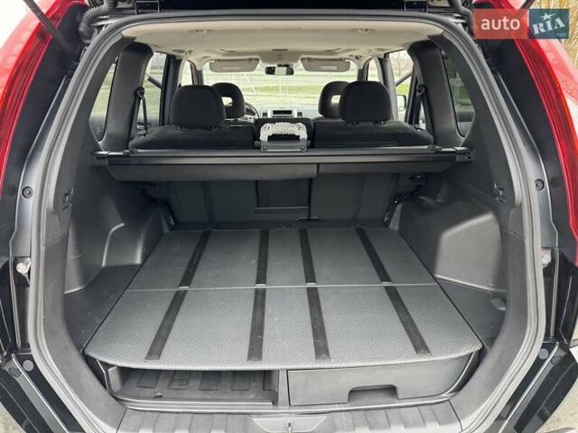 Черный Ниссан ИксТрейл, объемом двигателя 2 л и пробегом 11 тыс. км за 18500 $, фото 23 на Automoto.ua