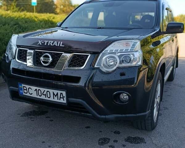 Черный Ниссан ИксТрейл, объемом двигателя 2 л и пробегом 132 тыс. км за 12800 $, фото 4 на Automoto.ua