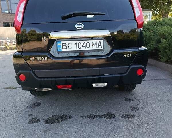 Черный Ниссан ИксТрейл, объемом двигателя 2 л и пробегом 132 тыс. км за 12800 $, фото 28 на Automoto.ua