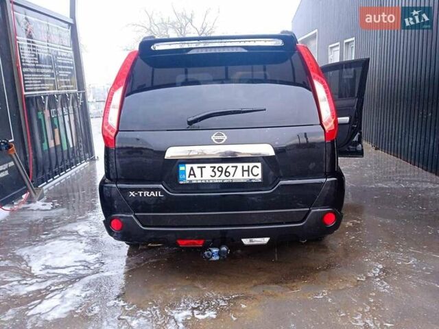 Черный Ниссан ИксТрейл, объемом двигателя 2 л и пробегом 230 тыс. км за 10400 $, фото 6 на Automoto.ua