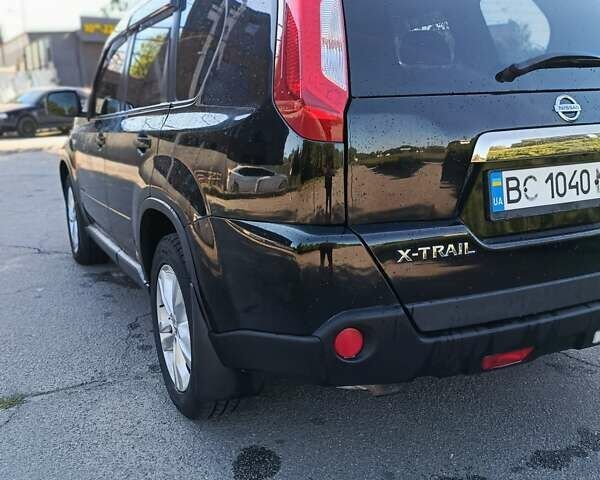 Черный Ниссан ИксТрейл, объемом двигателя 2 л и пробегом 132 тыс. км за 12800 $, фото 5 на Automoto.ua