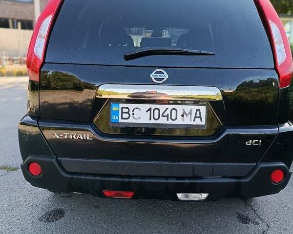 Черный Ниссан ИксТрейл, объемом двигателя 2 л и пробегом 132 тыс. км за 12800 $, фото 31 на Automoto.ua