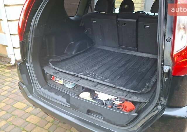 Черный Ниссан ИксТрейл, объемом двигателя 2 л и пробегом 213 тыс. км за 11950 $, фото 19 на Automoto.ua