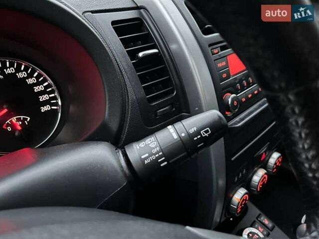 Черный Ниссан ИксТрейл, объемом двигателя 2 л и пробегом 250 тыс. км за 12990 $, фото 22 на Automoto.ua