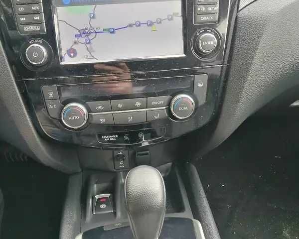 Черный Ниссан ИксТрейл, объемом двигателя 1.6 л и пробегом 220 тыс. км за 16500 $, фото 5 на Automoto.ua