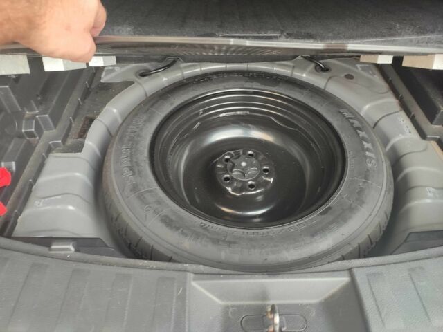 Черный Ниссан ИксТрейл, объемом двигателя 1.6 л и пробегом 223 тыс. км за 15000 $, фото 22 на Automoto.ua