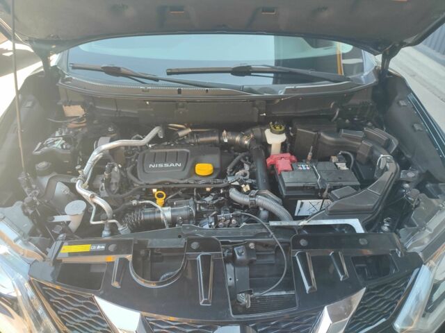 Черный Ниссан ИксТрейл, объемом двигателя 1.6 л и пробегом 223 тыс. км за 15000 $, фото 7 на Automoto.ua