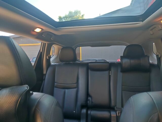 Черный Ниссан ИксТрейл, объемом двигателя 1.6 л и пробегом 223 тыс. км за 15000 $, фото 12 на Automoto.ua