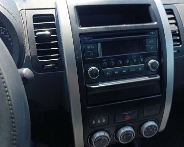 Черный Ниссан ИксТрейл, объемом двигателя 2 л и пробегом 206 тыс. км за 11600 $, фото 13 на Automoto.ua