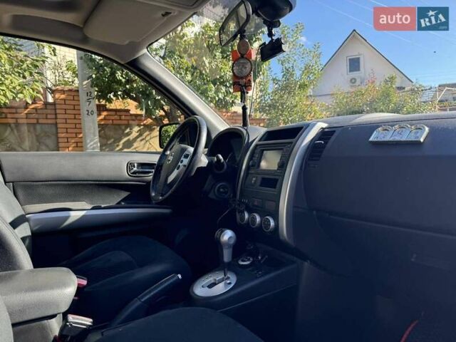 Чорний Ніссан ІксТрейл, об'ємом двигуна 2 л та пробігом 228 тис. км за 15200 $, фото 8 на Automoto.ua