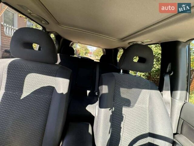 Чорний Ніссан ІксТрейл, об'ємом двигуна 2 л та пробігом 228 тис. км за 15200 $, фото 7 на Automoto.ua