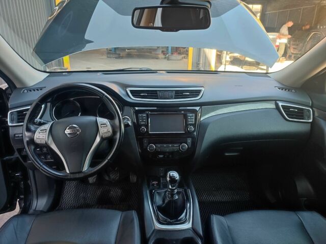 Черный Ниссан ИксТрейл, объемом двигателя 1.6 л и пробегом 223 тыс. км за 15000 $, фото 8 на Automoto.ua