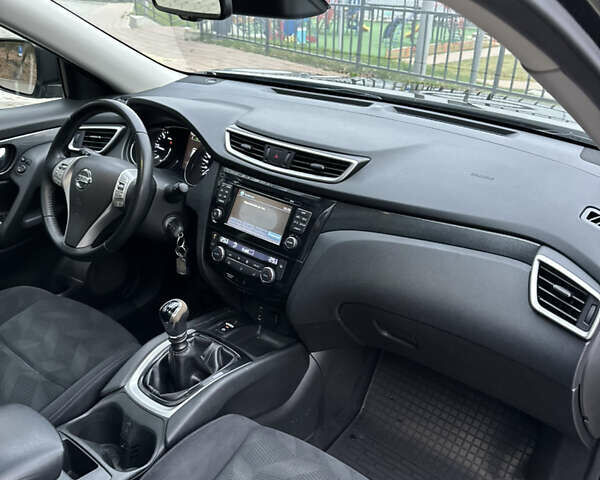 Черный Ниссан ИксТрейл, объемом двигателя 1.6 л и пробегом 200 тыс. км за 16300 $, фото 97 на Automoto.ua