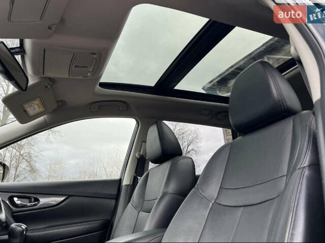 Черный Ниссан ИксТрейл, объемом двигателя 1.6 л и пробегом 211 тыс. км за 16200 $, фото 13 на Automoto.ua