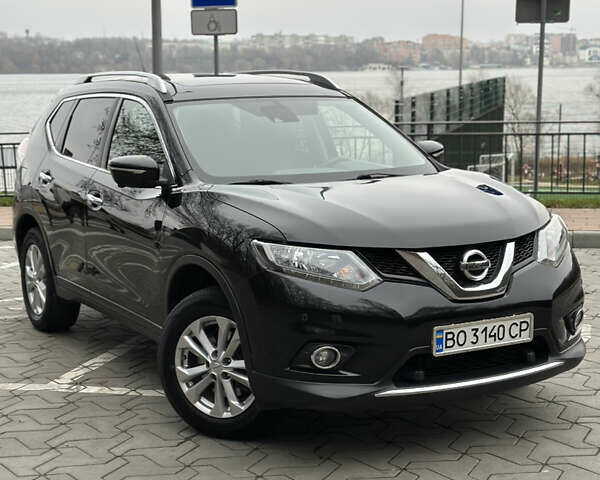 Черный Ниссан ИксТрейл, объемом двигателя 1.6 л и пробегом 200 тыс. км за 16300 $, фото 7 на Automoto.ua