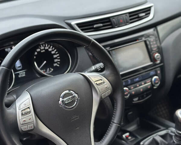 Черный Ниссан ИксТрейл, объемом двигателя 1.6 л и пробегом 200 тыс. км за 16300 $, фото 90 на Automoto.ua