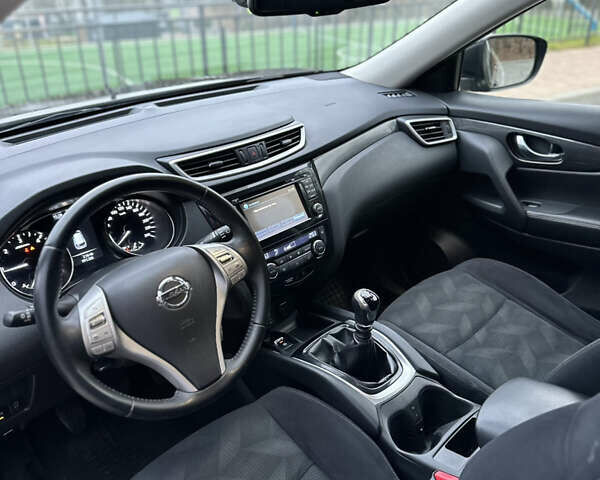 Черный Ниссан ИксТрейл, объемом двигателя 1.6 л и пробегом 200 тыс. км за 16300 $, фото 106 на Automoto.ua