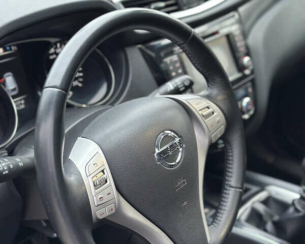 Черный Ниссан ИксТрейл, объемом двигателя 1.6 л и пробегом 200 тыс. км за 16300 $, фото 91 на Automoto.ua