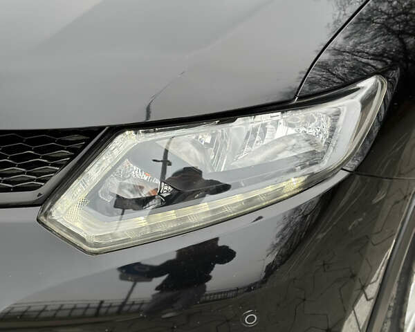 Черный Ниссан ИксТрейл, объемом двигателя 1.6 л и пробегом 200 тыс. км за 16300 $, фото 74 на Automoto.ua