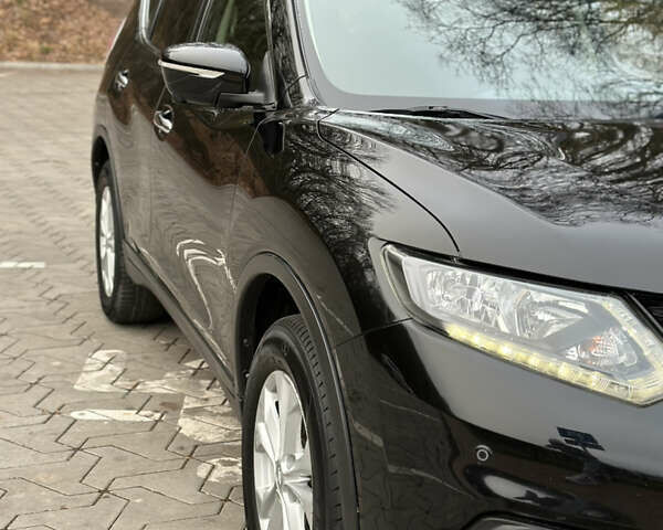 Черный Ниссан ИксТрейл, объемом двигателя 1.6 л и пробегом 200 тыс. км за 16300 $, фото 143 на Automoto.ua