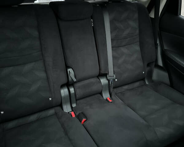 Черный Ниссан ИксТрейл, объемом двигателя 1.6 л и пробегом 200 тыс. км за 16300 $, фото 128 на Automoto.ua