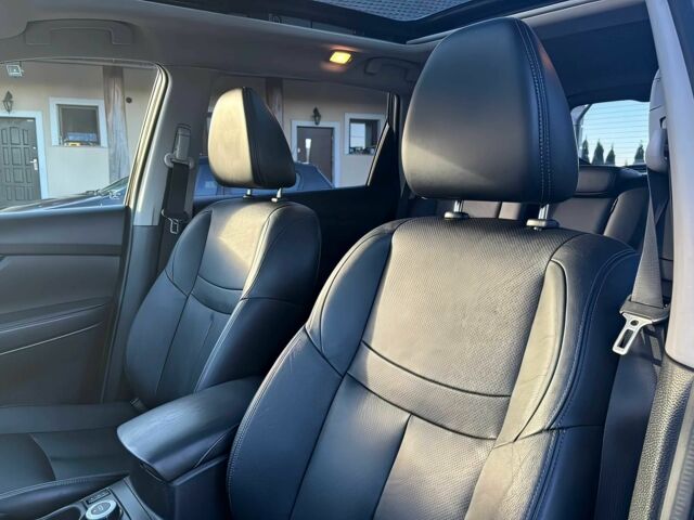 Черный Ниссан ИксТрейл, объемом двигателя 1.6 л и пробегом 78 тыс. км за 10900 $, фото 12 на Automoto.ua