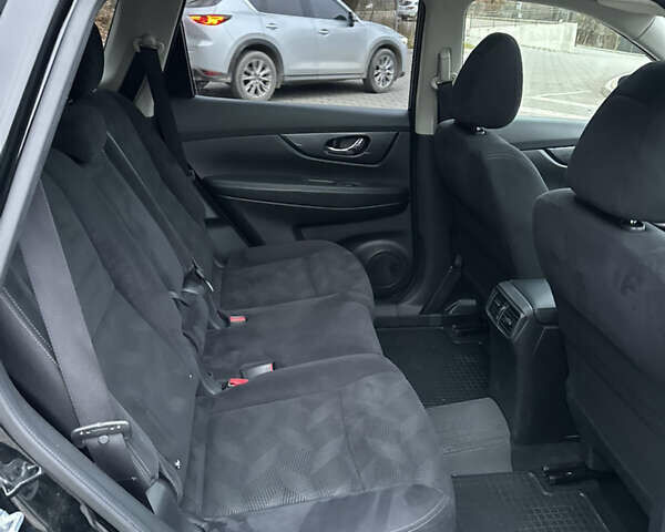 Черный Ниссан ИксТрейл, объемом двигателя 1.6 л и пробегом 200 тыс. км за 16300 $, фото 133 на Automoto.ua