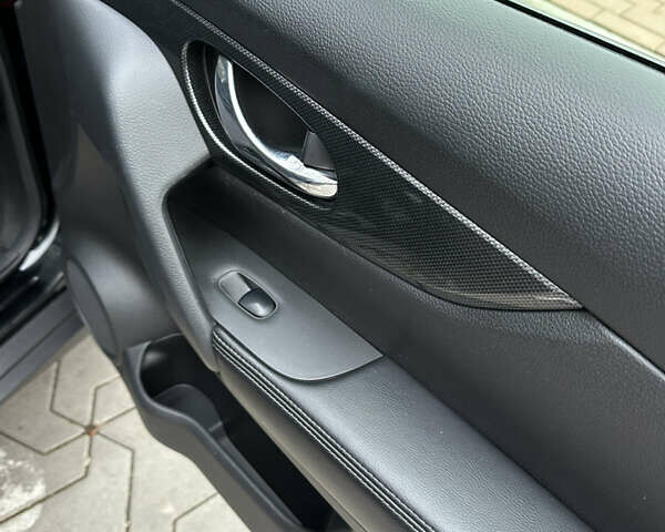 Черный Ниссан ИксТрейл, объемом двигателя 1.6 л и пробегом 200 тыс. км за 16300 $, фото 114 на Automoto.ua