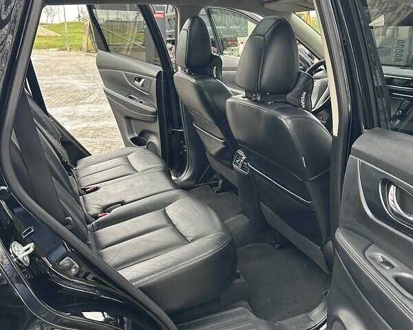 Черный Ниссан ИксТрейл, объемом двигателя 1.6 л и пробегом 230 тыс. км за 14200 $, фото 5 на Automoto.ua