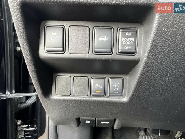 Черный Ниссан ИксТрейл, объемом двигателя 1.6 л и пробегом 211 тыс. км за 16200 $, фото 12 на Automoto.ua