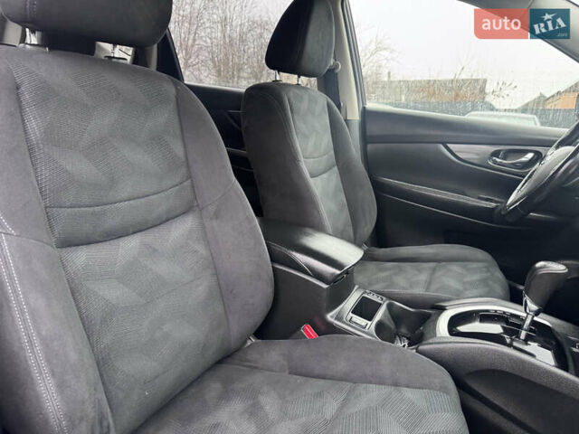 Черный Ниссан ИксТрейл, объемом двигателя 1.6 л и пробегом 230 тыс. км за 14990 $, фото 32 на Automoto.ua