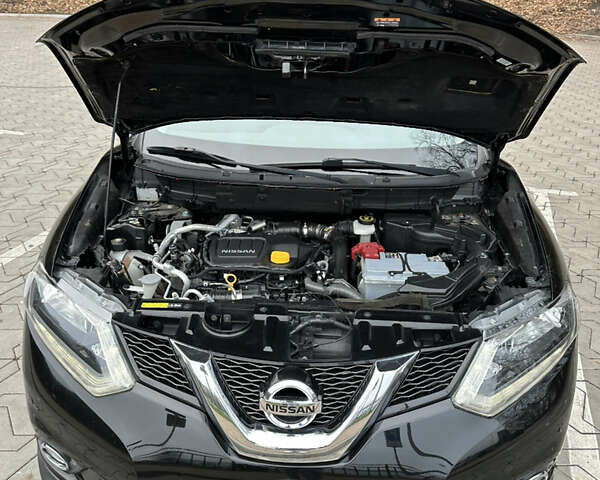 Черный Ниссан ИксТрейл, объемом двигателя 1.6 л и пробегом 200 тыс. км за 16300 $, фото 138 на Automoto.ua