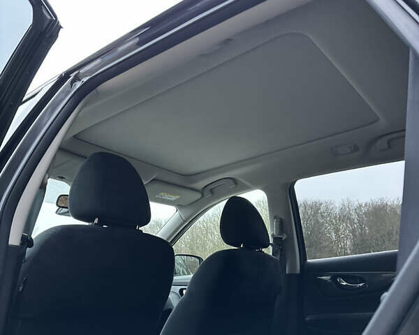 Черный Ниссан ИксТрейл, объемом двигателя 1.6 л и пробегом 200 тыс. км за 16300 $, фото 127 на Automoto.ua