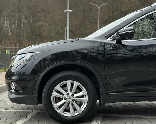 Черный Ниссан ИксТрейл, объемом двигателя 1.6 л и пробегом 200 тыс. км за 16300 $, фото 61 на Automoto.ua