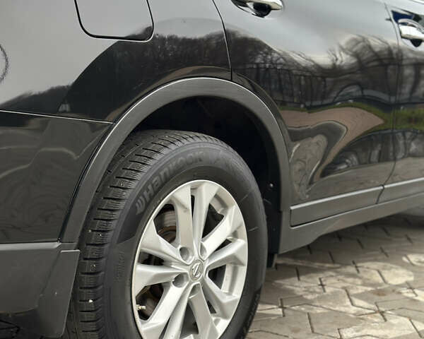 Черный Ниссан ИксТрейл, объемом двигателя 1.6 л и пробегом 200 тыс. км за 16300 $, фото 67 на Automoto.ua