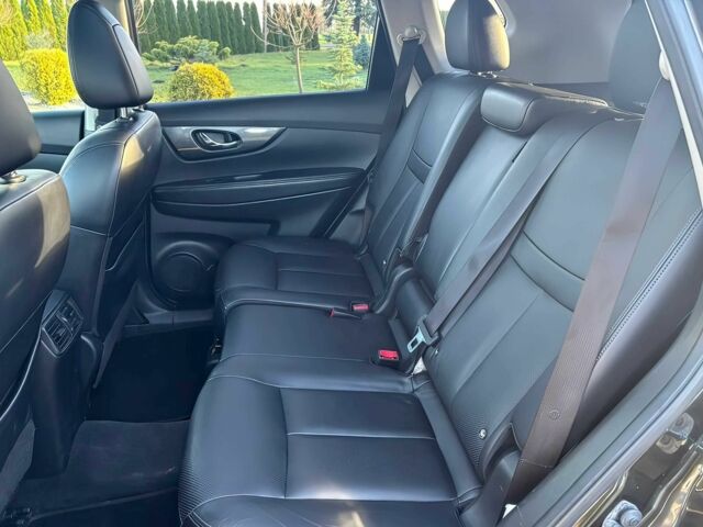 Черный Ниссан ИксТрейл, объемом двигателя 1.6 л и пробегом 78 тыс. км за 10900 $, фото 14 на Automoto.ua