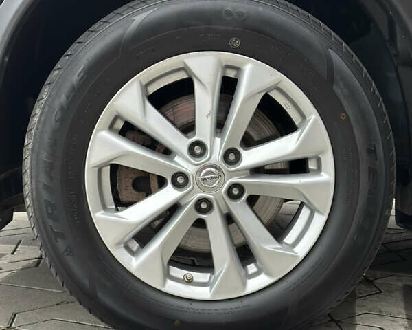 Черный Ниссан ИксТрейл, объемом двигателя 1.6 л и пробегом 200 тыс. км за 16300 $, фото 72 на Automoto.ua