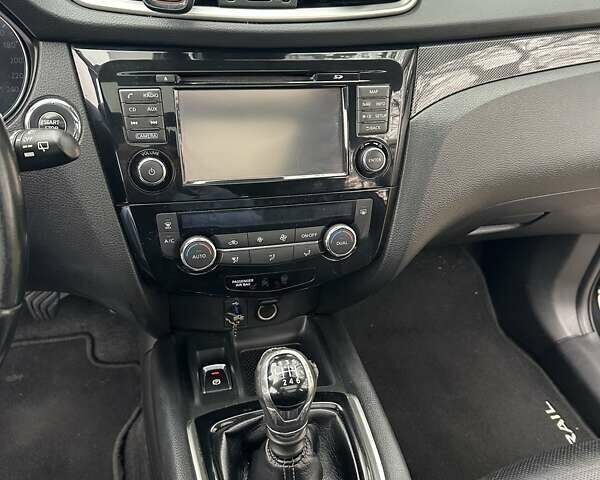 Черный Ниссан ИксТрейл, объемом двигателя 1.6 л и пробегом 230 тыс. км за 14200 $, фото 7 на Automoto.ua