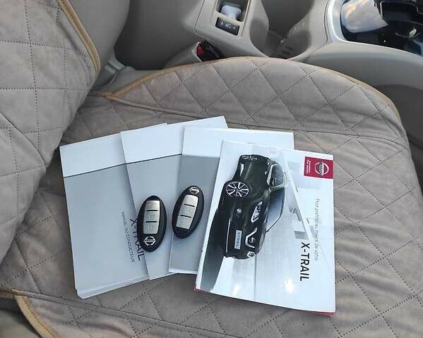 Черный Ниссан ИксТрейл, объемом двигателя 1.6 л и пробегом 230 тыс. км за 16000 $, фото 16 на Automoto.ua