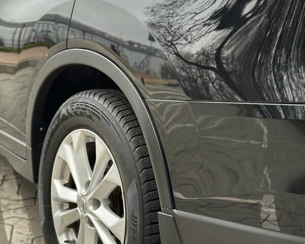 Черный Ниссан ИксТрейл, объемом двигателя 1.6 л и пробегом 200 тыс. км за 16300 $, фото 68 на Automoto.ua