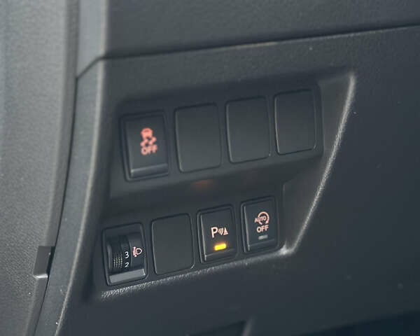 Черный Ниссан ИксТрейл, объемом двигателя 1.6 л и пробегом 200 тыс. км за 16300 $, фото 116 на Automoto.ua