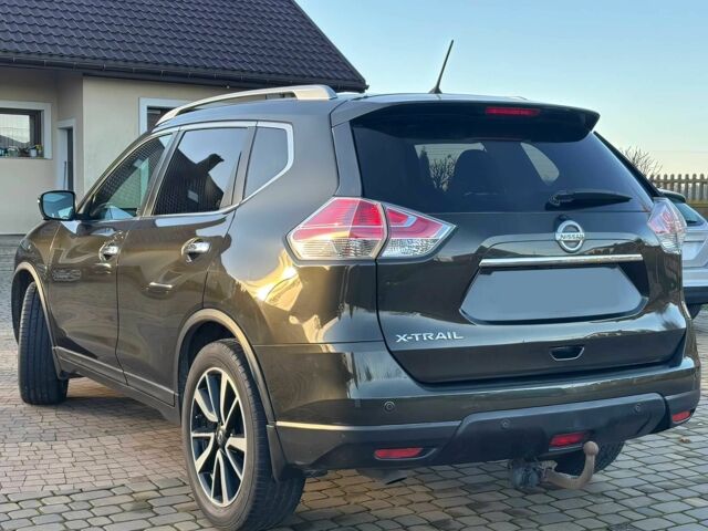 Черный Ниссан ИксТрейл, объемом двигателя 1.6 л и пробегом 78 тыс. км за 10900 $, фото 6 на Automoto.ua