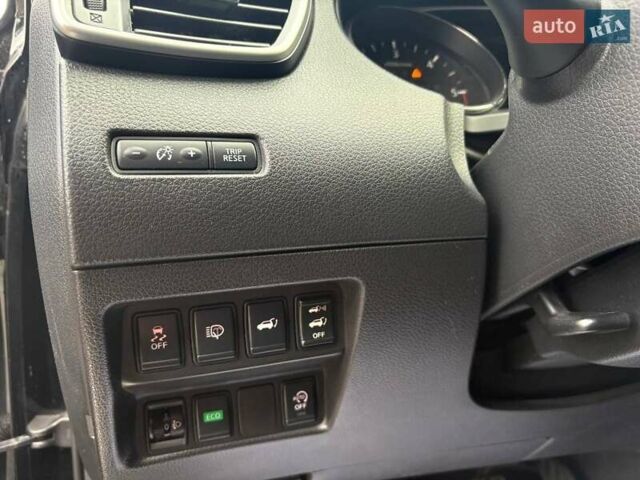 Черный Ниссан ИксТрейл, объемом двигателя 1.6 л и пробегом 184 тыс. км за 18200 $, фото 13 на Automoto.ua