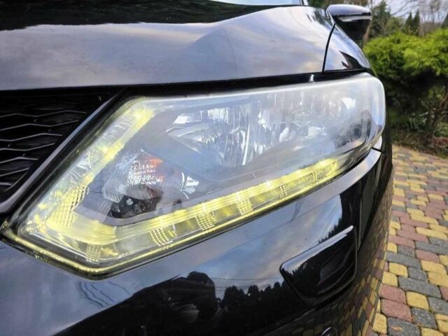 Черный Ниссан ИксТрейл, объемом двигателя 1.6 л и пробегом 2 тыс. км за 7500 $, фото 8 на Automoto.ua