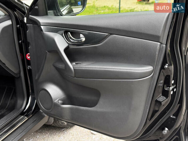 Черный Ниссан ИксТрейл, объемом двигателя 1.6 л и пробегом 160 тыс. км за 17600 $, фото 65 на Automoto.ua